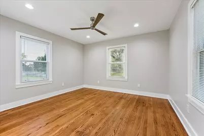 826 T C Jester Boulevard, Houston, TX 77008 - Photo 18