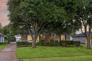 826 T C Jester Blvd, Houston, TX 77008 - Photo 26