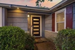 826 T C Jester Blvd, Houston, TX 77008 - Photo 8