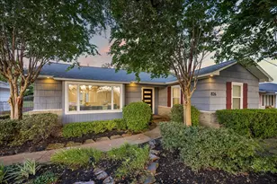 826 T C Jester Blvd, Houston, TX 77008 - Photo 1