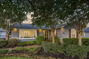 826 T C Jester Blvd, Houston, TX 77008 - Photo 8