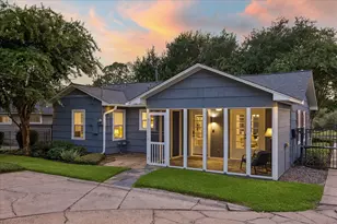 826 T C Jester Blvd, Houston, TX 77008 - Photo 22