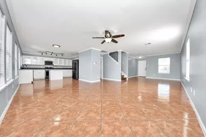 10306 Dalehurst Court, Houston, TX 77075 - Photo 6