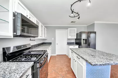 10306 Dalehurst Court, Houston, TX 77075 - Photo 12
