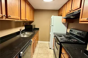 7520 Hornwood Dr, Houston, TX 77036 - Photo 2