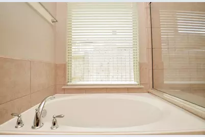 5205 Kendall Glen Court, Rosharon, TX 77583 - Photo 8