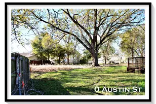628 Austin St, Columbus, TX 78934 - Photo 1