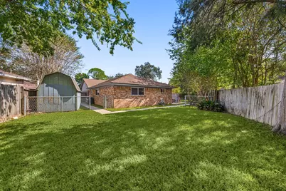 9739 Philmont Drive, Houston, TX 77080 - Photo 32