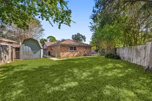 9739 Philmont Dr, Houston, TX 77080 - Photo 32