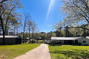 1776 Lakeshore Dr, Hemphill, TX 75948 - Photo 2