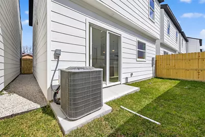 971 Highland Light Lane, Houston, TX 77091 - Photo 40