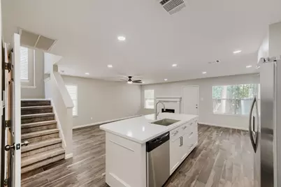 11 Wineberry Place, The Woodlands, TX 77382 - Photo 8