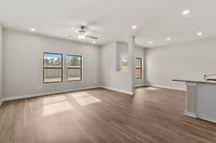 224 Magnolia Laurel Dr, Alvin, TX 77511 - Photo 8