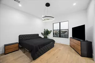 209 W 10th 1/2 St, Houston, TX 77008 - Photo 20