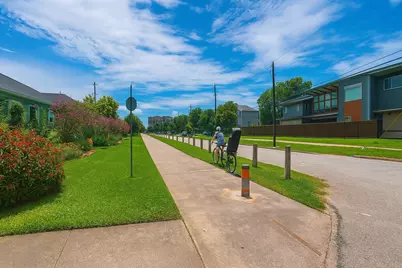 209 W 10th 1/2 Street, Houston, TX 77008 - Photo 30