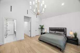 209 W 10th 1/2 St, Houston, TX 77008 - Photo 12