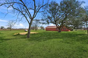 1839 W Henderson Rd, Angleton, TX 77515 - Photo 30