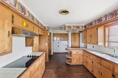 1839 W Henderson Rd, Angleton, TX 77515 - Photo 12