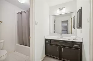 5201 Grand Lake, Bellaire, TX 77401 - Photo 28