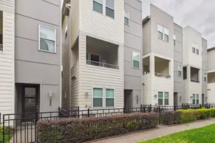 2711 Clinton Dr, Houston, TX 77020 - Photo 2