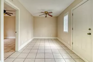 3902 Chapman St, Houston, TX 77009 - Photo 2