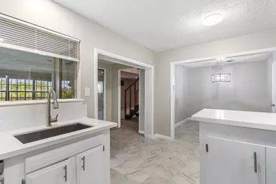 6602 Indian Lake Drive, Houston, TX 77489 - Photo 10