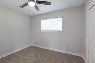 132 Oyster Creek Dr, Lake Jackson, TX 77566 - Photo 12
