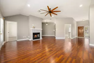 4754 Widerop Ln, Friendswood, TX 77546 - Photo 6