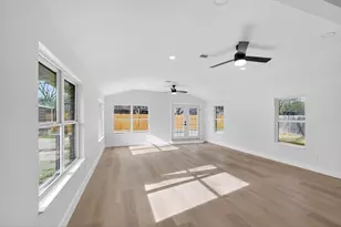 1906 Sunny Brook Dr, Austin, TX 78723 - Photo 18