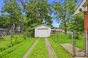 2610 S Crockett St, La Marque, TX 77568 - Photo 30
