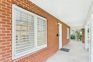2610 S Crockett St, La Marque, TX 77568 - Photo 4