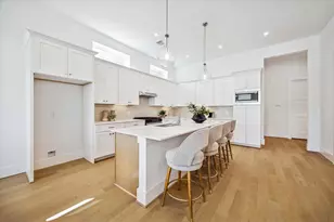 1522 W 21st St, Houston, TX 77008 - Photo 4