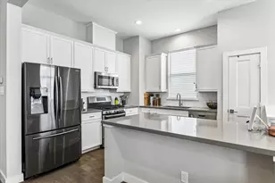 2310 Langston St, Houston, TX 77007 - Photo 2