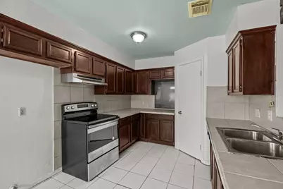 6619 Indian Lake Drive, Houston, TX 77489 - Photo 10