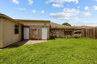6619 Indian Lake Drive, Houston, TX 77489 - Photo 32