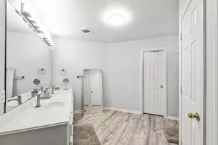 222 Doncaster St, Conroe, TX 77303 - Photo 24