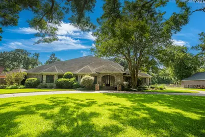 114 Rosewood Street, Lake Jackson, TX 77566 - Photo 1