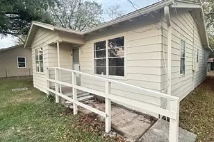 2108 Horn Rd, Bay City, TX 77414 - Photo 2