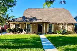 11402 Concho St, Houston, TX 77072 - Photo 2