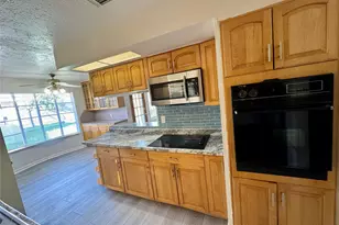 11402 Concho St, Houston, TX 77072 - Photo 4