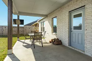 3640 Crosspointe Pass, Angleton, TX 77515 - Photo 22