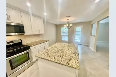 13 Maywind Court, The Woodlands, TX 77381 - Photo 6