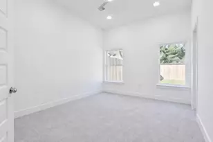 8137 Cabot St, Houston, TX 77078 - Photo 8