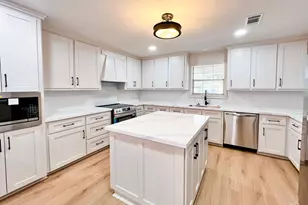 10 Oak Creek Dr, Huntsville, TX 77340 - Photo 4