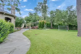 11527 Green Oaks Dr, Houston, TX 77024 - Photo 44