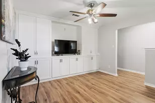 30 Live Oak St, Van Vleck, TX 77482 - Photo 8
