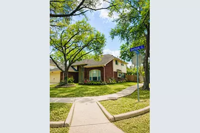 126 Selkirk Drive, Sugar Land, TX 77479 - Photo 2