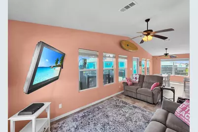 931 S Gateway, Crystal Beach, TX 77650 - Photo 20