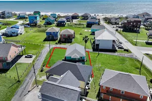 931 S Gateway, Crystal Beach, TX 77650 - Photo 4