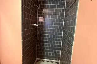 4427 Trafalgar Dr, Houston, TX 77045 - Photo 14